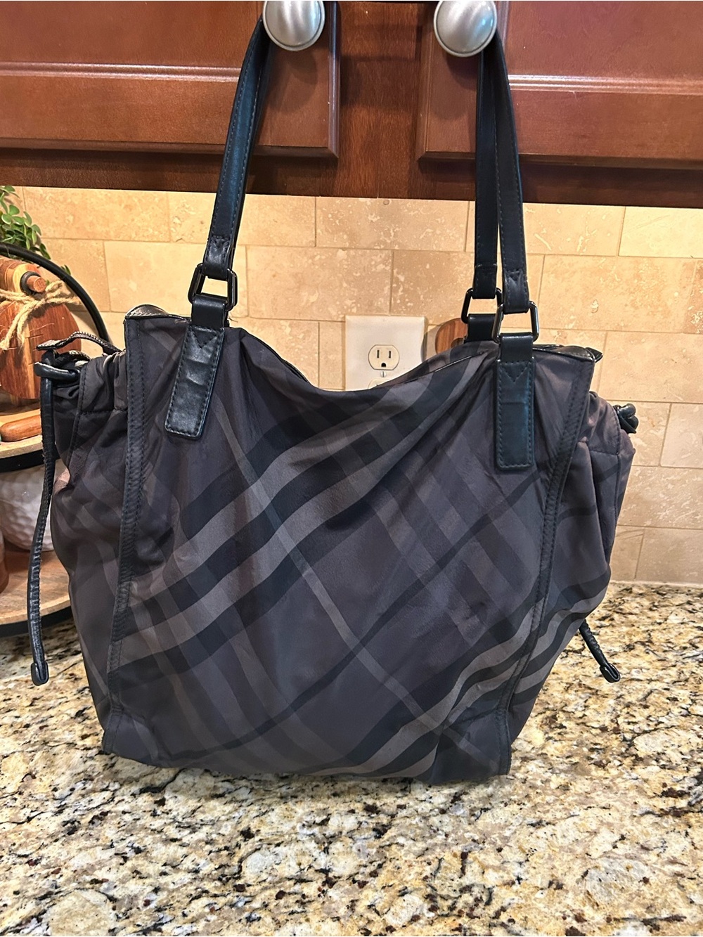 BURBERRY Black/Gray Supernova Check Nylon Buckleigh Tote Bag - Picture 2 of 10